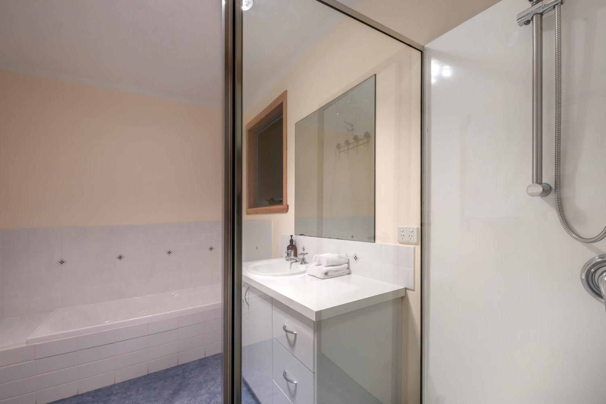 Waterline Holiday Home Coles Bay Εξωτερικό φωτογραφία
